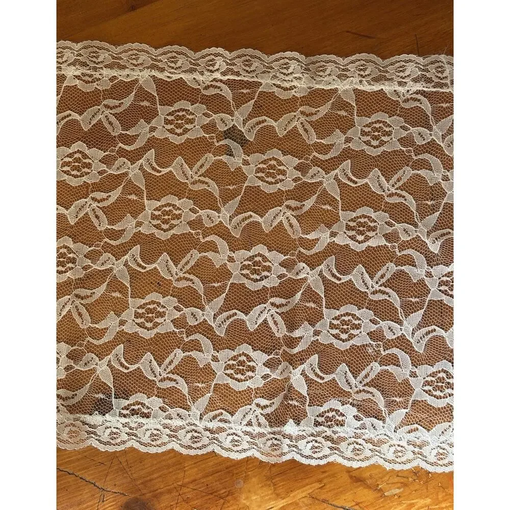Vintage White Lace Table Runner Oval Cottage Farmhouse Wedding Cottagecore Decor